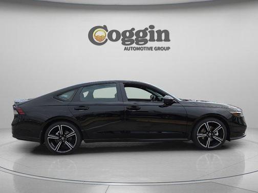 Crystal Black Pearl 2026 Honda Accord Hybrid Sport