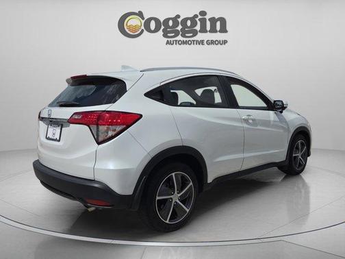 Lunar Silver Metallic 2022 Honda HR-V EX-L