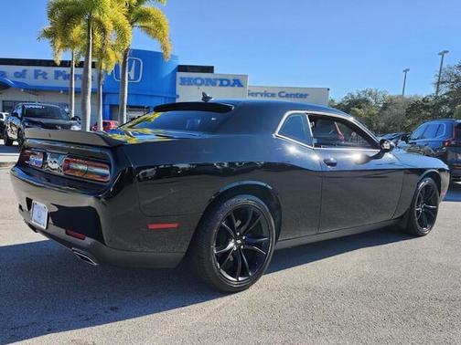 2018 Dodge Challenger SXT