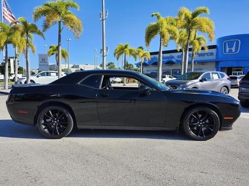 2018 Dodge Challenger SXT