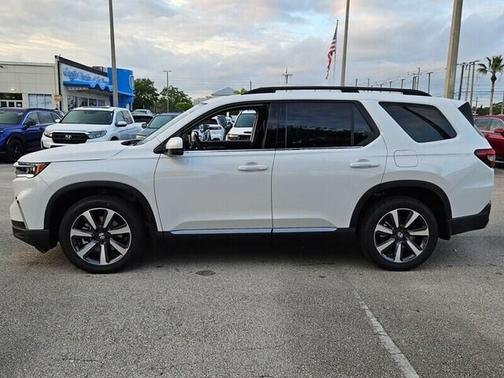 2025 Honda Pilot Touring