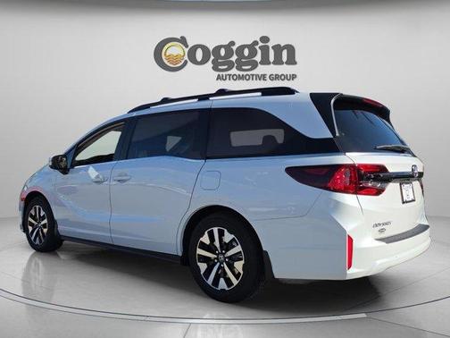 Platinum White Pearl 2026 Honda Odyssey EX-L