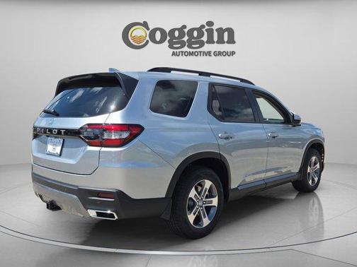Solar Silver Metallic 2026 Honda Pilot EX-L
