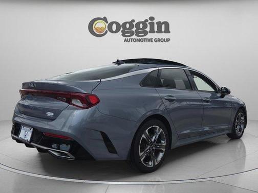Everlasting Silver 2022 Kia K5 EX