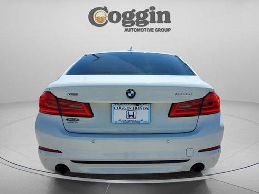 Alpine White 2018 BMW 530 i xDrive