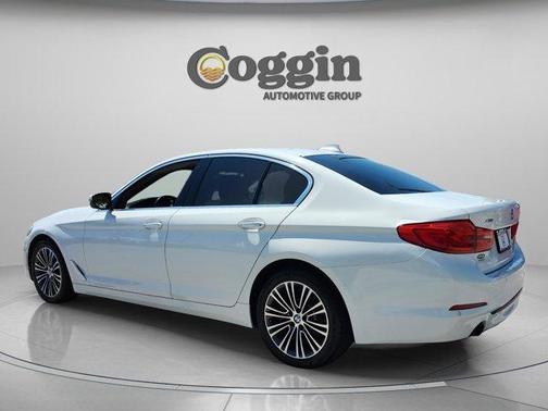 Alpine White 2018 BMW 530 i xDrive