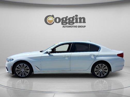 Alpine White 2018 BMW 530 i xDrive