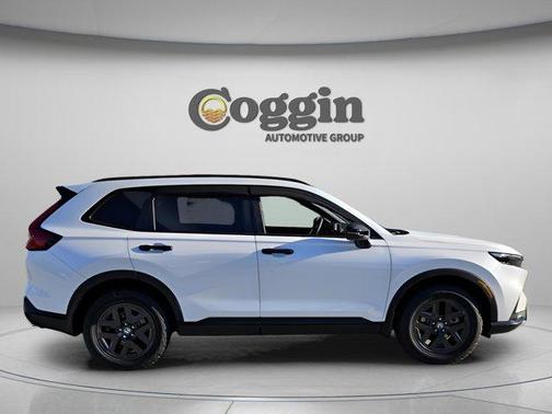 Platinum White Pearl 2026 Honda CR-V Hybrid TrailSport