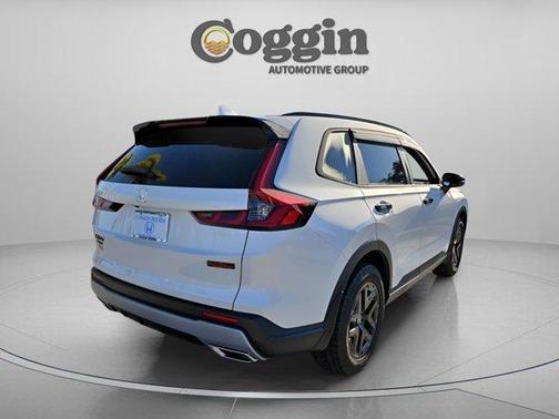 Platinum White Pearl 2026 Honda CR-V Hybrid TrailSport