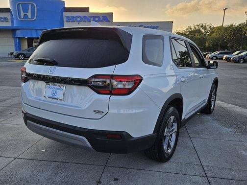 2023 Honda Pilot EX-L 8-Passenger