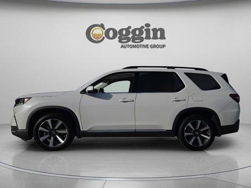 Lunar Silver Metallic 2023 Honda Pilot Touring