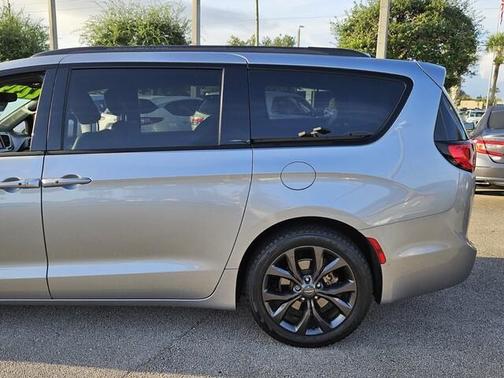2020 Chrysler Pacifica Touring-L