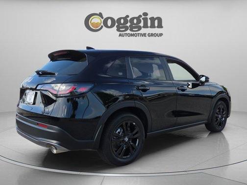 Crystal Black Pearl 2026 Honda HR-V Sport