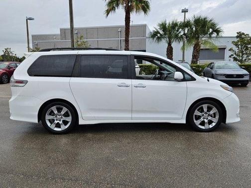 2013 Toyota Sienna SE
