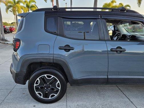 2017 Jeep Renegade Trailhawk