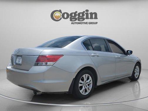 Bold Beige Metallic 2009 Honda Accord LX-P