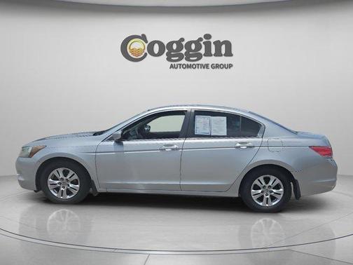 Bold Beige Metallic 2009 Honda Accord LX-P