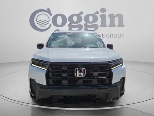 Platinum White Pearl 2026 Honda Pilot Black Edition