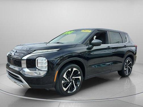 2022 Mitsubishi Outlander SE