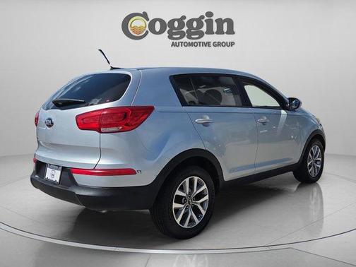 Bright Silver 2016 Kia Sportage LX