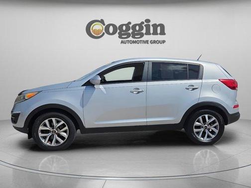 Bright Silver 2016 Kia Sportage LX