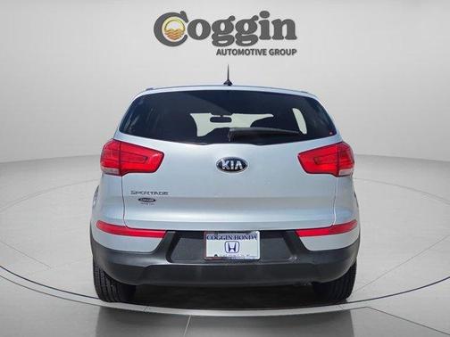 Bright Silver 2016 Kia Sportage LX