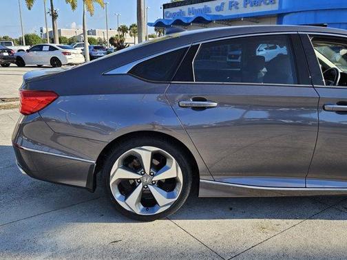 2019 Honda Accord Touring 2.0T