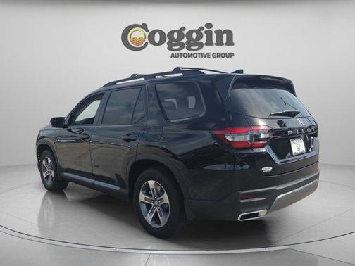 Crystal Black Pearl 2026 Honda Pilot EX-L