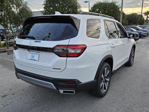 2025 Honda Pilot Touring