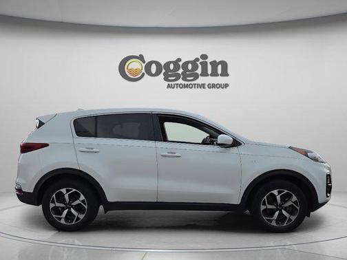 Snow White Pearl 2021 Kia Sportage LX