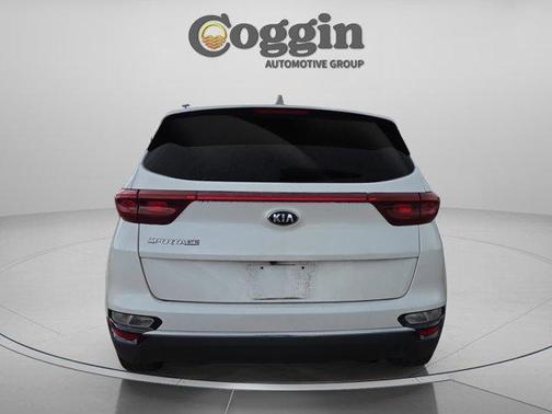 Snow White Pearl 2021 Kia Sportage LX