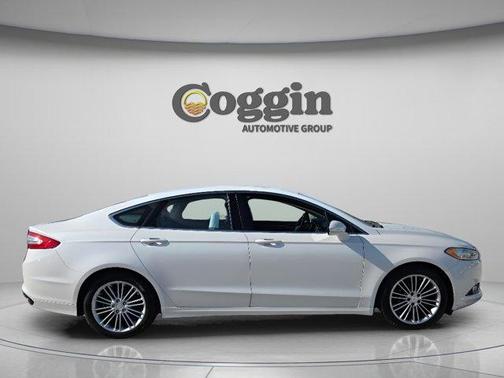 White Platinum Clearcoat Metallic 2013 Ford Fusion SE