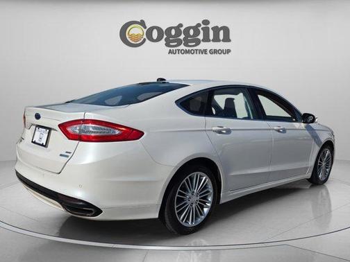 White Platinum Clearcoat Metallic 2013 Ford Fusion SE
