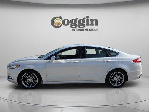 White Platinum Clearcoat Metallic 2013 Ford Fusion SE