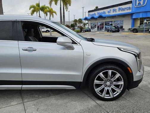 2019 Cadillac XT4 Premium Luxury