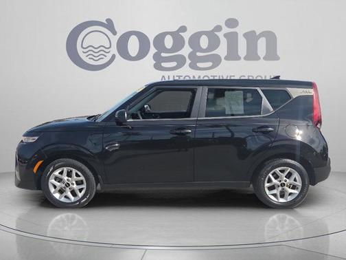 Cherry Black 2022 Kia Soul S