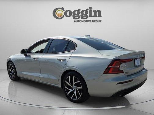 2020 Volvo S60 T5 Momentum