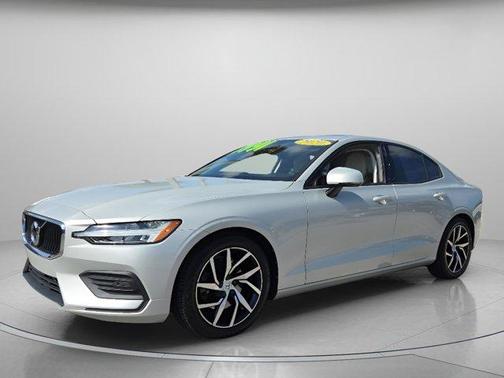 2020 Volvo S60 T5 Momentum