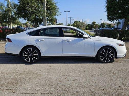2025 Honda Accord Hybrid Touring