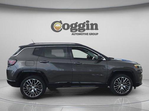 Granite Crystal Clearcoat Metallic 2022 Jeep Compass Limited