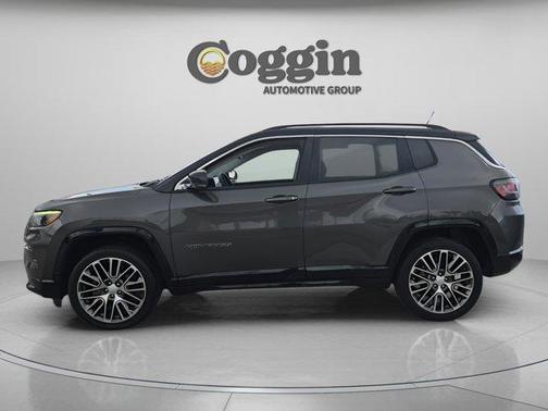 Granite Crystal Clearcoat Metallic 2022 Jeep Compass Limited