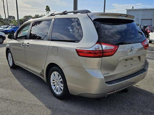 2015 Toyota Sienna XLE