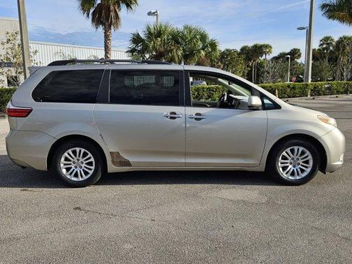 2015 Toyota Sienna XLE