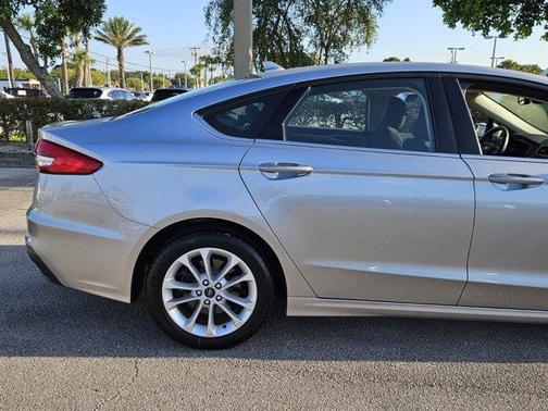 2020 Ford Fusion Hybrid SE