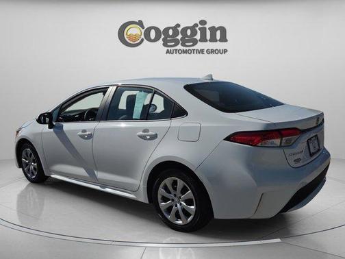 Super White 2021 Toyota Corolla LE