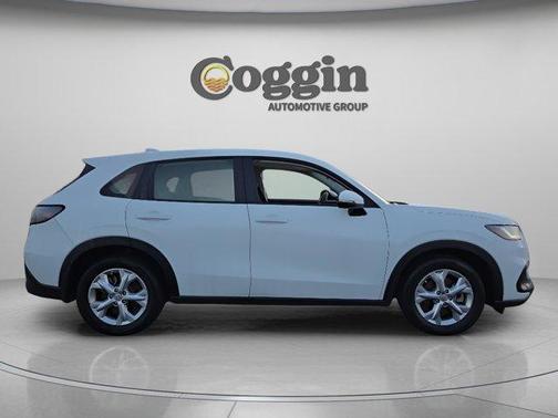 Lunar Silver Metallic 2024 Honda HR-V LX