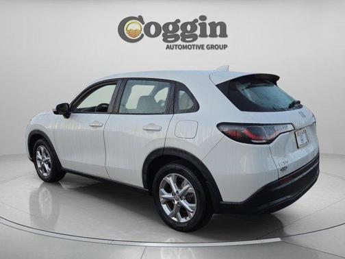 Lunar Silver Metallic 2024 Honda HR-V LX