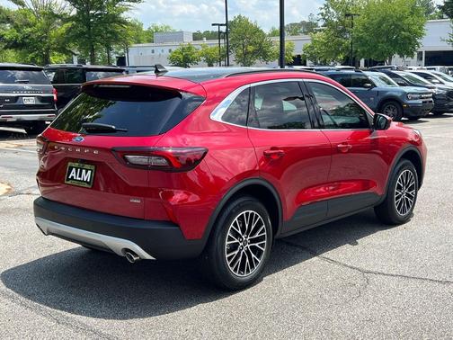 2025 Ford Escape PHEV SE