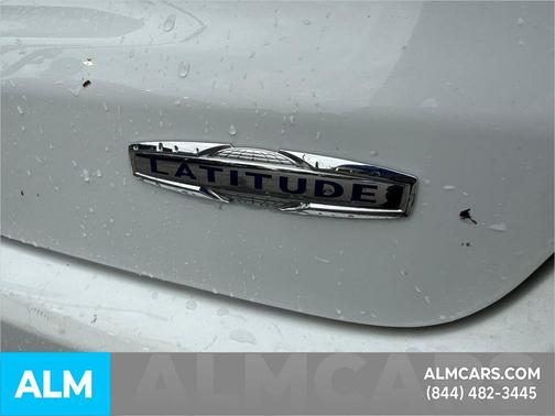 Bright White Clearcoat 2025 Jeep Compass Latitude