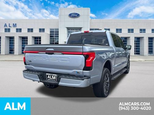 2022 Ford F-150 Lightning LARIAT